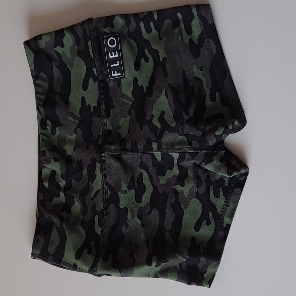 Fleo Women's Green Camouflage Athletic Shorts